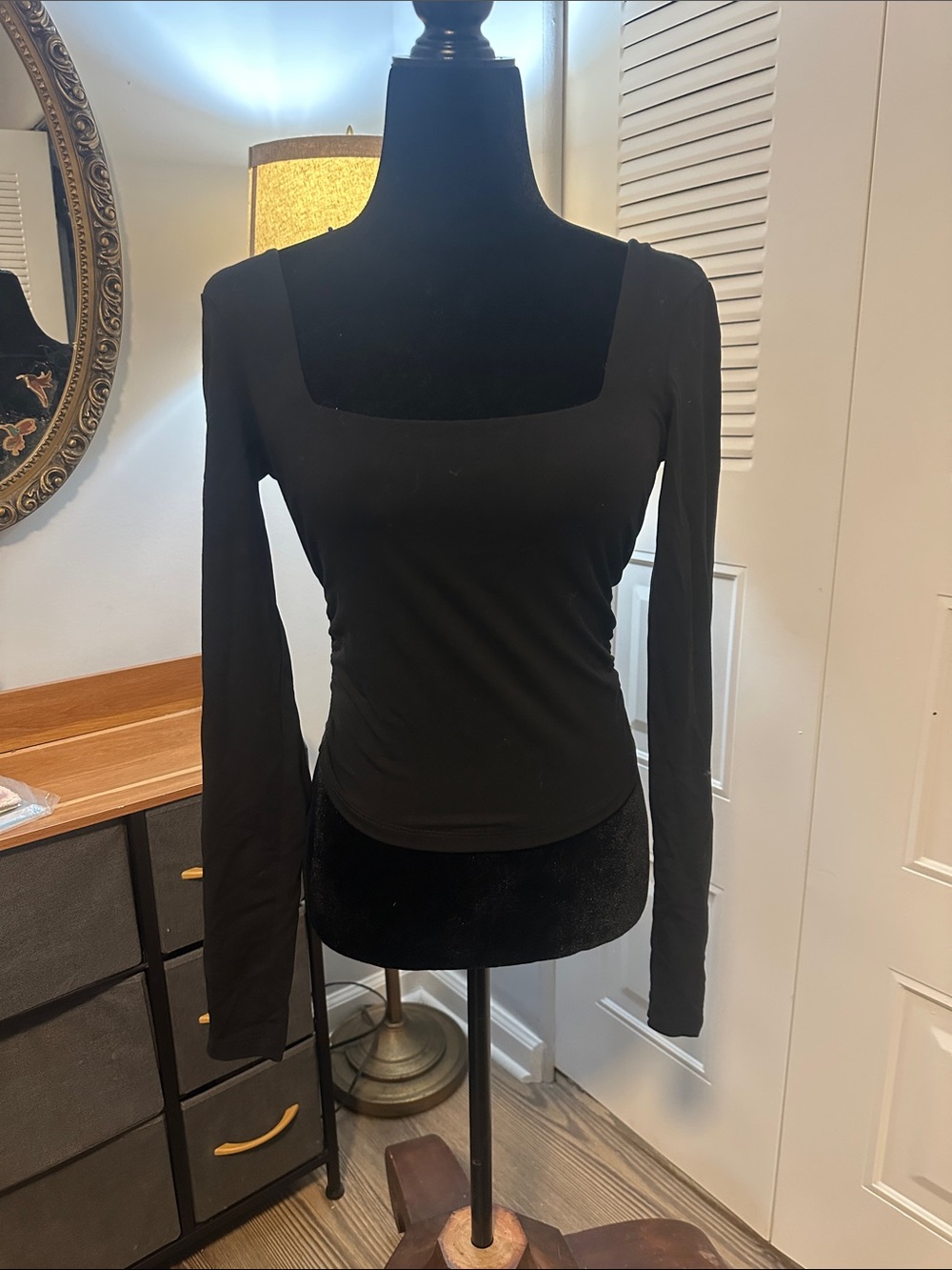 Source Unknown Black Long-Sleeve Square Neck Top